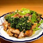 爽やかな風味が美味しい！チキンソテー・チミチュリソース