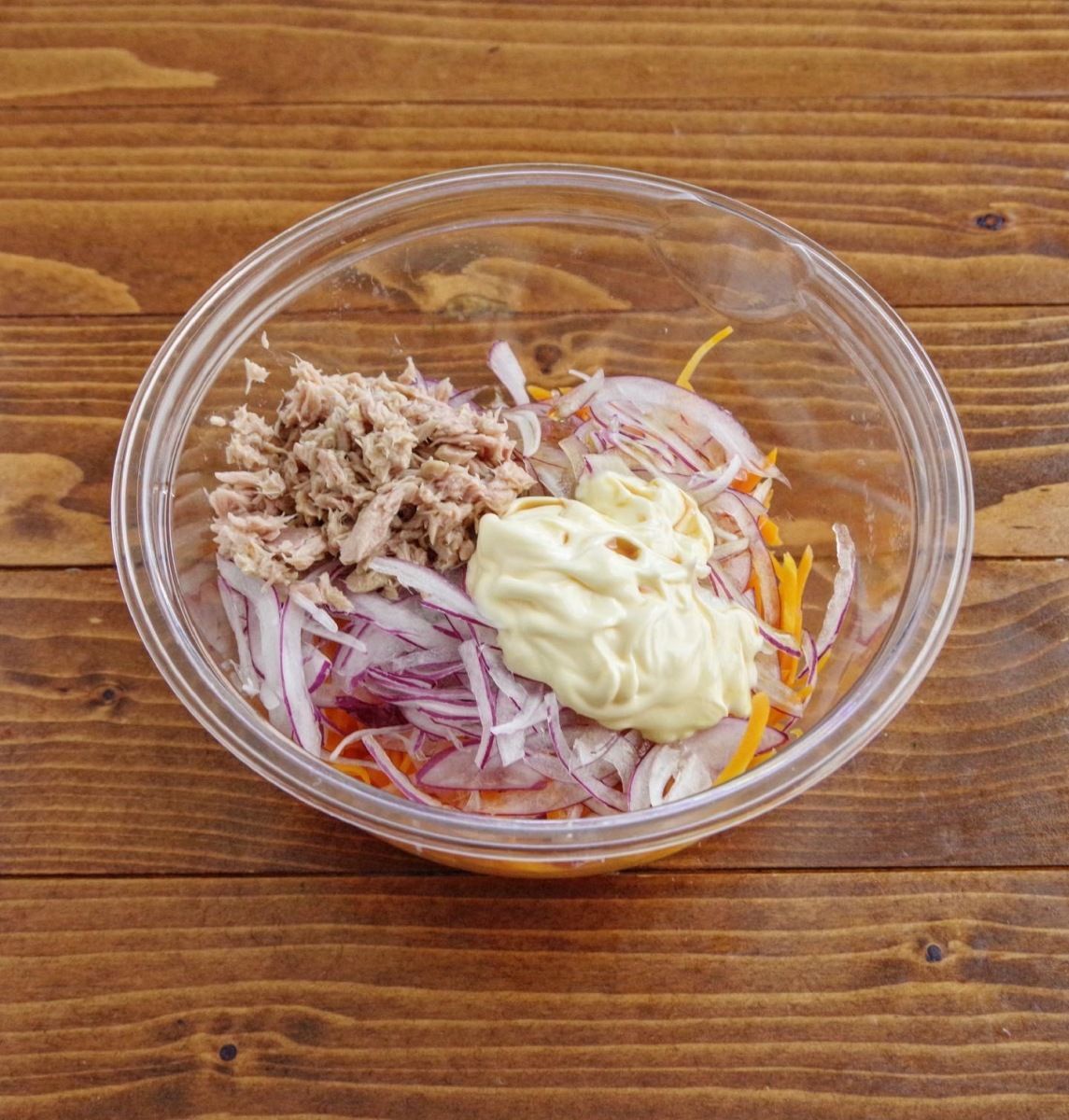 副菜に！にんじんと紫玉ねぎのツナマヨ | レシピサイトNadia