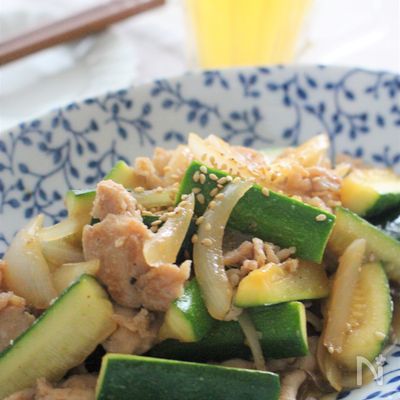 ズッキーニと豚肉のショウガ炒め