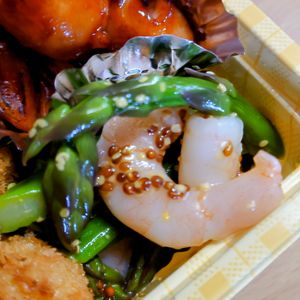 まゆのの作ってみた!投稿(【お弁当】サラダえびとアスパラのハニマスマリネ)
