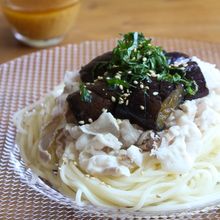 【茄子と豚しゃぶのぶっかけそうめん】からし麺つゆで後味キリッ