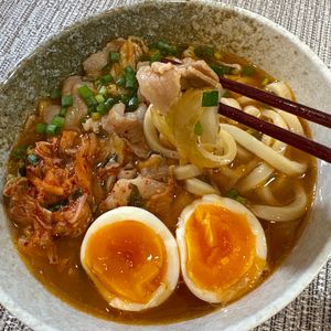 楽ラク手抜キッチン🐶🐾の作ってみた!投稿(レンジで完成♡『豚キムチうどん』火を使わずここまで旨い‼︎)