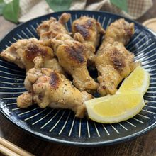 揉み込んで焼くだけ♪【塩レモン手羽元】