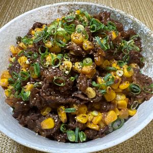 楽ラク手抜キッチン🐶🐾の作ってみた!投稿(【やみつき♡︎上州牛と生とうもろこしのうま味噌バター丼】)