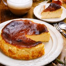 【我が家のバスクチーズケーキ】簡単♡混ぜて焼くだけ♪