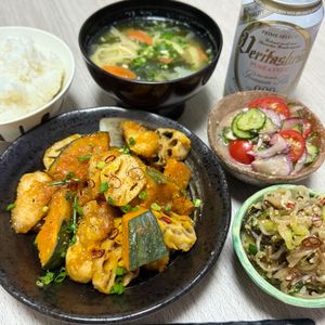 みーこの作ってみた!投稿(鶏肉とかぼちゃとれんこん《にんにく♡甘酢炒め》)