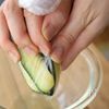塩もみが決め手！裏技で絶品【ズッキーニのベーコン炒め】の工程3