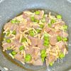 【鶏むねの枝豆チーズ焼き】フライパンのみ◎混ぜて焼くだけ!の工程3