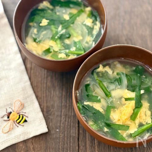 5分で完成！さっぱり生姜香る《ニラと新玉の塩スープ》