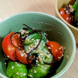 まゆのの作ってみた!投稿(一度食べたらやみつき！「トマトときゅうりのうま塩昆布和え」)