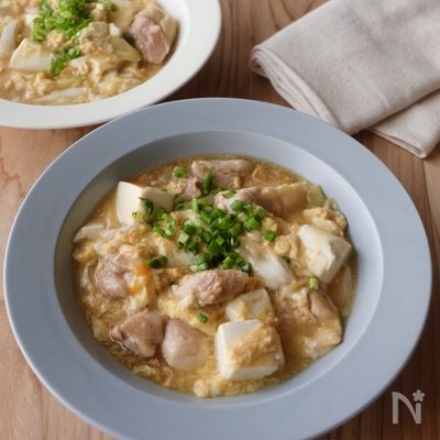 【鶏肉と豆腐の卵とじ】ふわふわ卵×のどごしのよい豆腐が相性◎