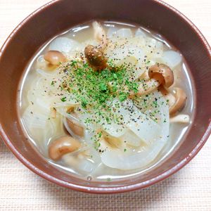 よっこの作ってみた!投稿(【とろとろ玉ねぎと春雨のスープ】甘みがぎゅっと♡食べ応えも◎)