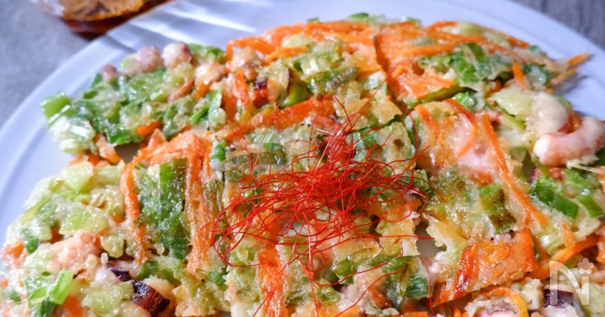 ＼残り野菜で作れる／人参と青ネギ・かぶの葉・タコのチヂミ
