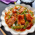 【ピーマンと玉ねぎの豚チリ】野菜もたっぷり！ご飯がすすむ