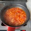 【新玉ねぎとツナのトマトズッパ】フライパンでパパッと作れるの工程2
