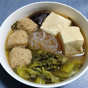 猫の作ってみた!投稿(＼全部食べても300kcal以下／スープがウマい♡鶏ちゃんこ)