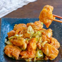 鶏肉ときゃべつの甘酢ごま照り炒め