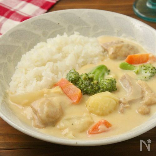 ごはんに合う！鶏だしクリームシチュー