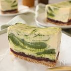 驚くほどクリーミーな抹茶マーブルチーズケーキ