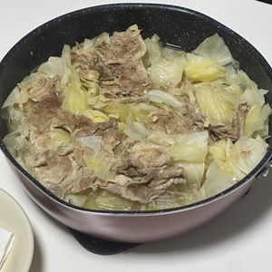 しんやの作ってみた!投稿(キャベツと豚バラ肉のフライパン蒸し)