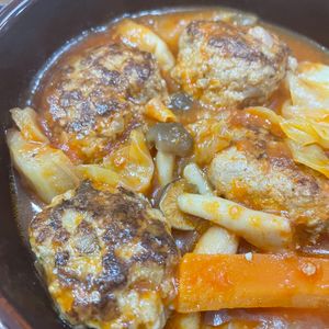 ハムの作ってみた!投稿(【キャベツと肉団子のトマト煮】包まないロールキャベツ風♡)