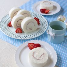 真っ白ロールケーキ