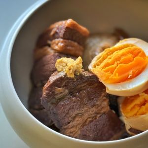 miyacofeltの作ってみた!投稿(圧力なべ無し！トロトロの豚の角煮と丸ごと新玉ねぎ♡)