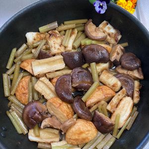 そら・ゆずの作ってみた!投稿(＼ほっこり♪／ふきと厚揚げの煮物)