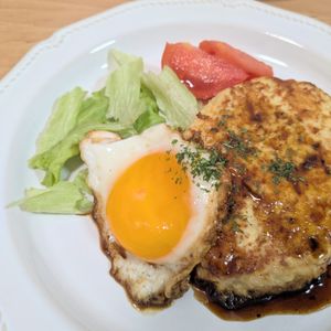 ゆいの作ってみた!投稿(【照りたま鶏バーグ】ワンパン！肉感のこしたままふんわり♡)