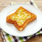 鮭とコーンの味噌バタートースト