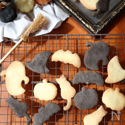 ハロウィンにおすすめ
米粉の白黒型抜きクッキー