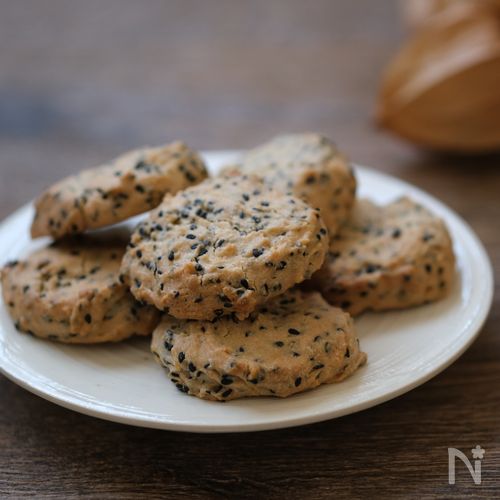 【ポリ袋で簡単】黒ごま香るザクホロ米粉クッキー