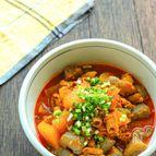 煮るだけ簡単！韓国風スタミナもつ煮込み