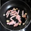 地味にうまい！【れんこんの麺つゆガーリック炒め】の工程2