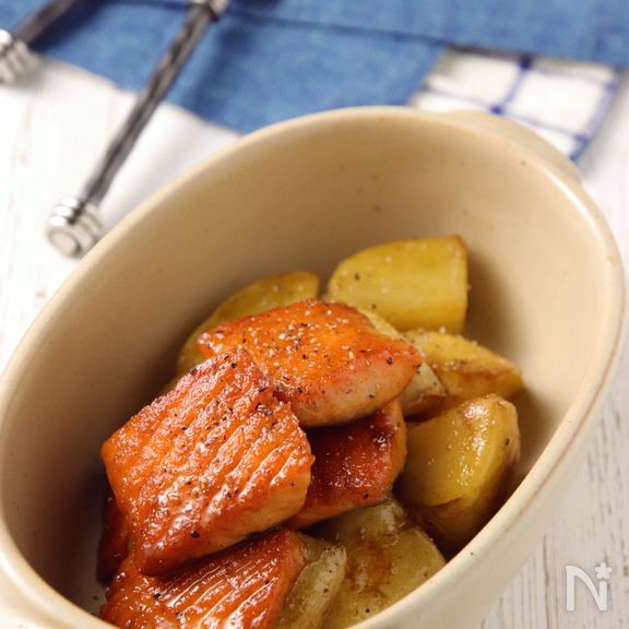 お弁当にも最適♪鮭とじゃがいもの照り煮