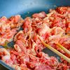 豚肉が入って食べ応えアップ！！豚肉とトマトの卵炒めの工程3