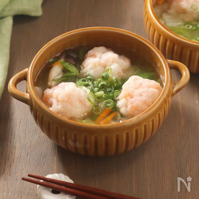えび団子と白菜のスープ。はんぺんでふわふわ♪
