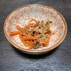 みなみの作ってみた!投稿(簡単で旨みたっぷり♩人参ときのこの香ばしきんぴら)