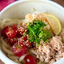 火を使わず５分で完成！ちょっぴりピリ辛なツナおろしうどん