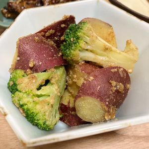 Natsukoの作ってみた!投稿(さつまいもとブロッコリーのほっこり胡麻和え)