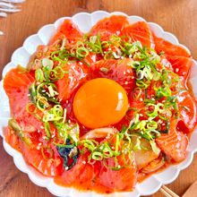 混ぜるだけでこんなに旨い！刺身のキムチごまポンあえ