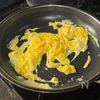 【小松菜と卵の中華風炒め】シンプルうまい!ぱぱっと副菜♪の工程2