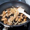 『鶏むね肉とマッシュルームのクリーム煮』牛乳で☆お手軽洋食♪の工程3