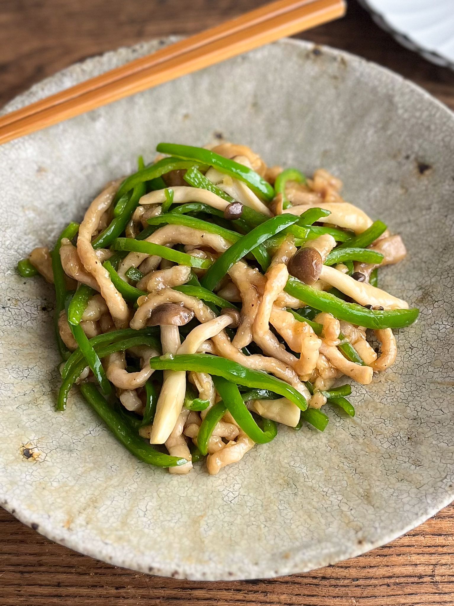 青椒肉絲(チンジャオロース)” 家にある調味料で簡単に！ | レシピ