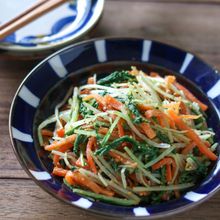 あと一品に『水菜と人参のごま和え』