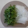 レンジで簡単♪豆苗のチャプチェ【週末の作りおきおかず】の工程1