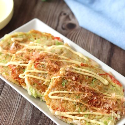 簡単失敗なし!粉なしヘルシー♡長芋とカニカマのお好み焼き風