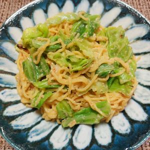よっこの作ってみた!投稿(5分で完成パパッと絶品！お出汁香る明太マヨ焼きそば)