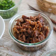 簡単なのに色々使える！豚こまの時雨煮