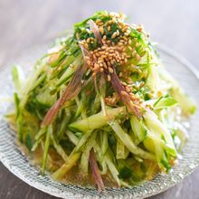 【切るだけ】きゅうりと薬味のシャキシャキサラダ